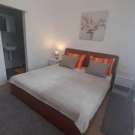 Apartment Luka *